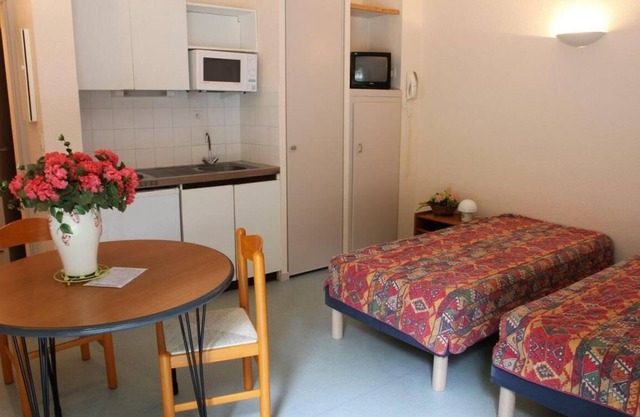 1st floor, fitness, swimming pool, parking, tv, 46m², Guzet