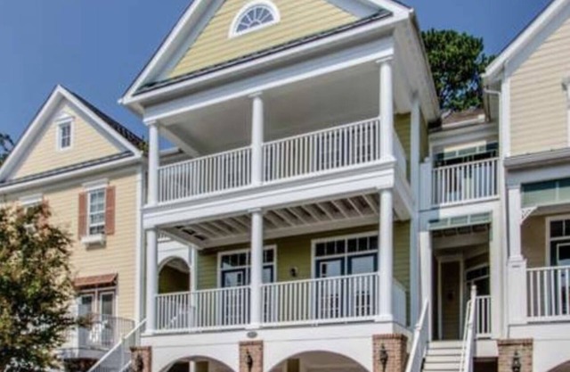 1st floor suite, EV car charger, 6 patios&porches at 5 star Peninsula resort!