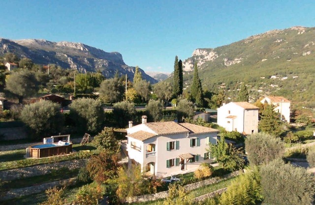 2 198/5 000nCozy cottage with private garden and terrace – peaceful setting