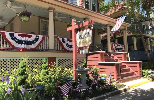 2 Bdrm Condo-In Victorian Cape May-1/2 Block to Beach-Sleeps 6