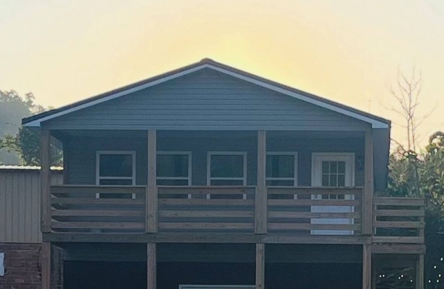 2 bed 1 bath. sleeps 6 in Logan. Located near HMTS access points, dining, shops