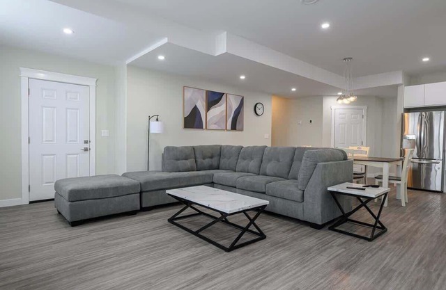 2 Bed 2 Bath | 3 TVs | Free WIFI | Full Kitchen