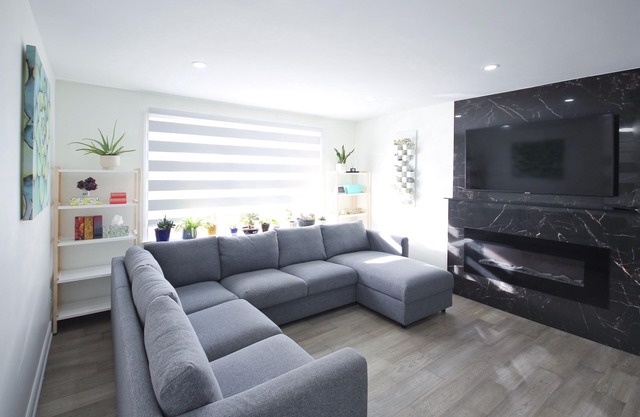 2 Bed 2 Bath Apartment in Mississauga near Square One