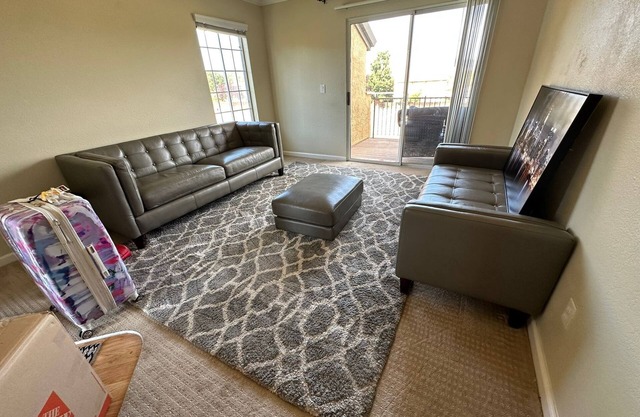 2 bed 2 bath condo. Ideal for business traveler
