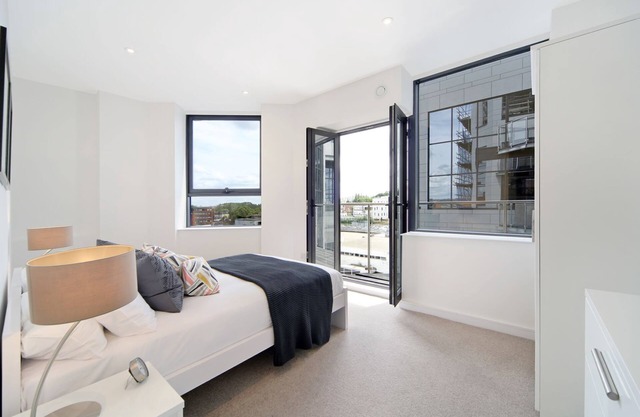 2 bed, 2 bath next to station and Northwick Park Hospital