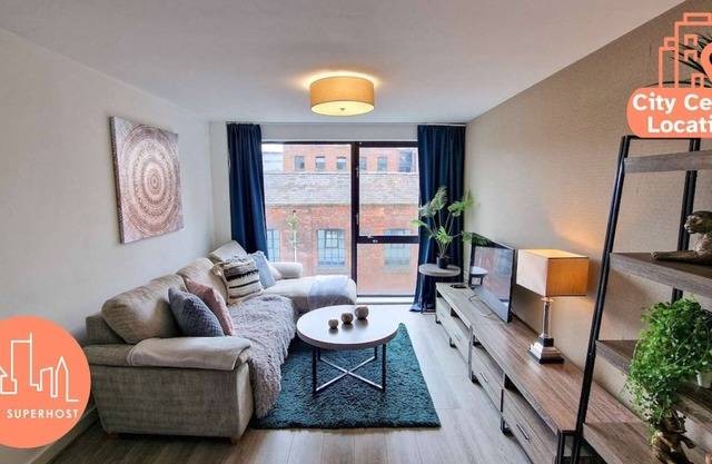 2 bed Ancoats City Centre Flat by City SuperHost