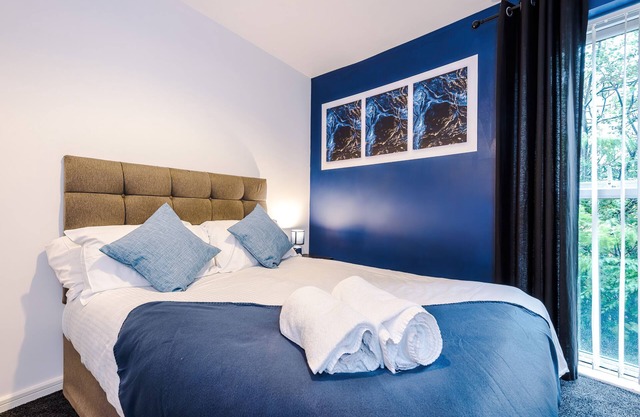 2 Bed Apartment Balcony Etihad, CO-OP Live