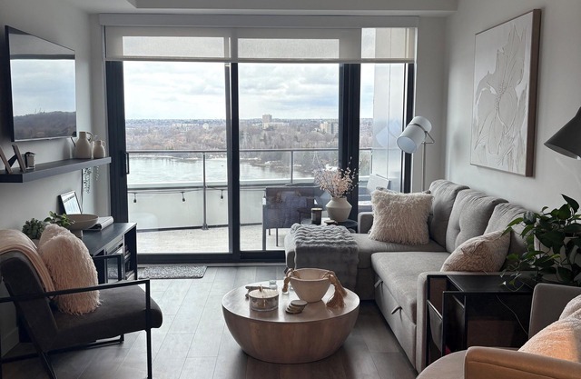 2-bed apartment in beautiful Ottawa/Gatineau-WiFi, AC, pets welcome