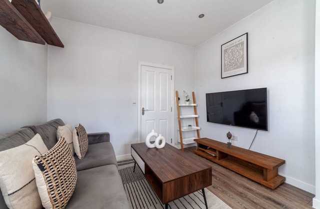 2 Bed Apartment in Willesden
