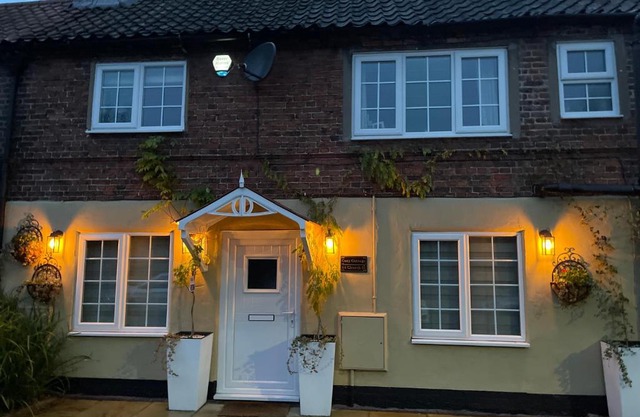2 Bed Cosy Cottage - Central Bawtry - High End Furnishings