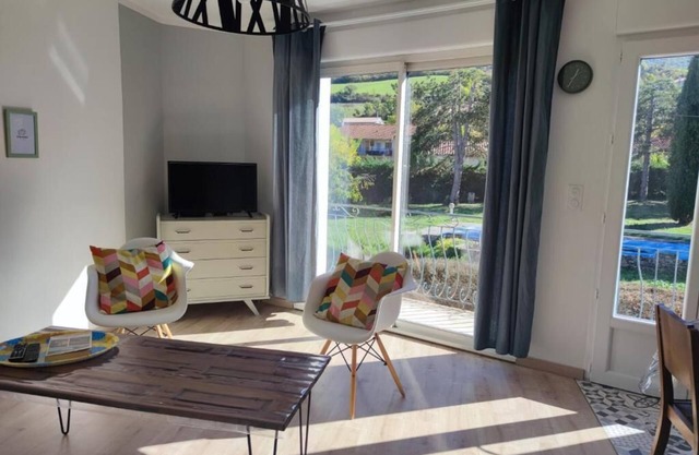 2 Bedroom Apartment in Saint-Georges-de-LuzenÃ§on