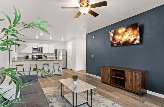 2 Bed Getaway with Free Parking & Modern Comforts