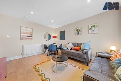 2 Bed Sleeps 4 in Dunfermline