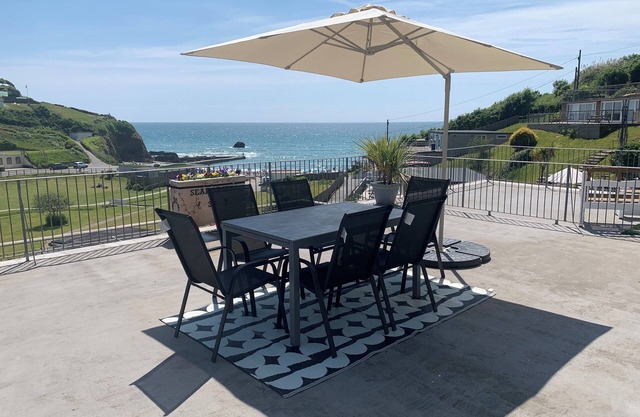 2 bed Villa, Large terrace with breath taking views only 3 minutes to the beach!