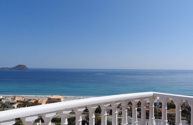 2 bedrooms on the top floor + 90m2 of private solarium