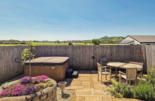 2 bedroom accommodation in West Pennard, near Glastonbury