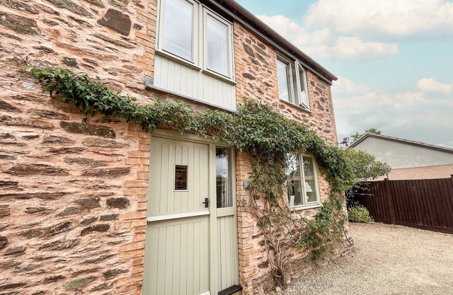 2 bedroom accommodation in North Newton