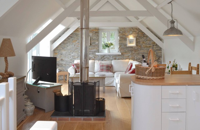 2 bedroom accommodation in Polmassick, near St Austell