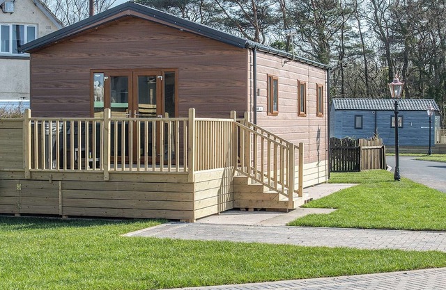 2 bedroom accommodation in Kilwinning