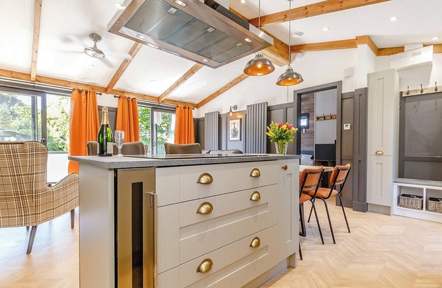 2 bedroom accommodation in Ashbourne