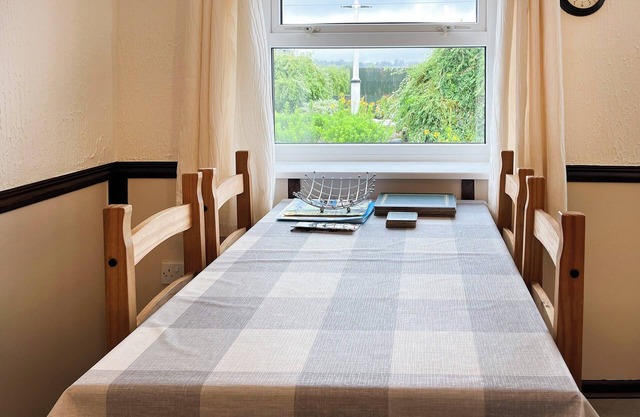 2 bedroom accommodation in Dilhorne, near Cheadle