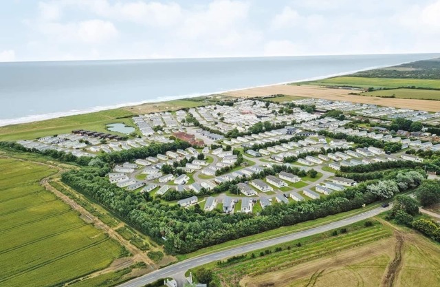2 bedroom accommodation in Cowden, Nr Hornsea