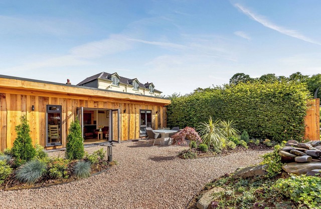 2 bedroom accommodation in Llagadfan, Welshpool