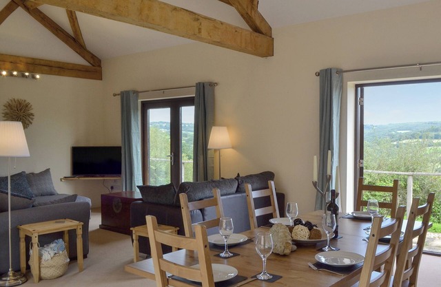 2 bedroom accommodation in Charmouth, near Lyme Regis