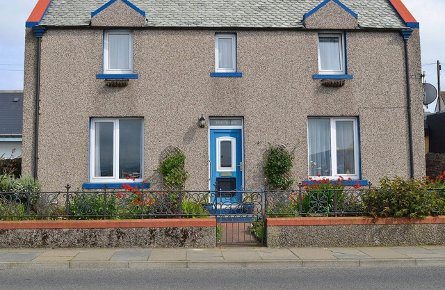 2 bedroom accommodation in Kirkwall, Orkney Islands