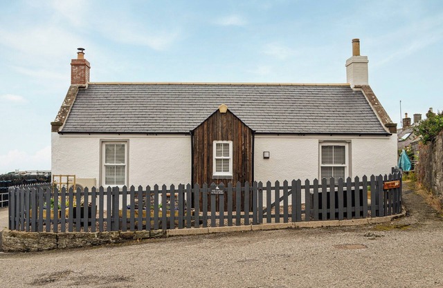 2 bedroom accommodation in Johnshaven, near Stonehaven