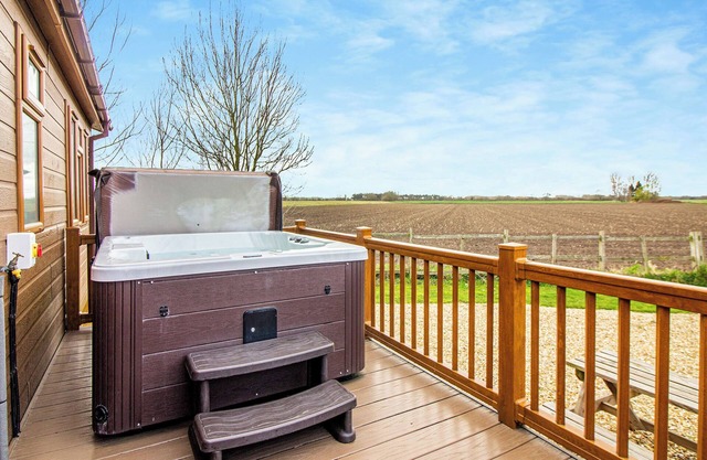 2 bedroom accommodation in Swinethorpe, Nr Lincoln