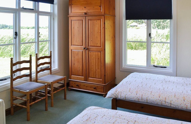 2 bedroom accommodation in Hickling