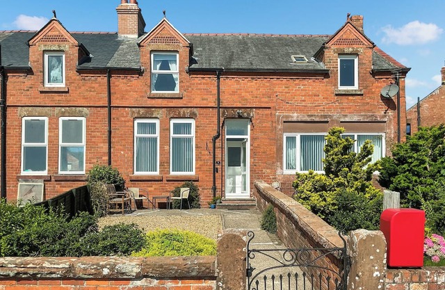 2 bedroom accommodation in Powfoot