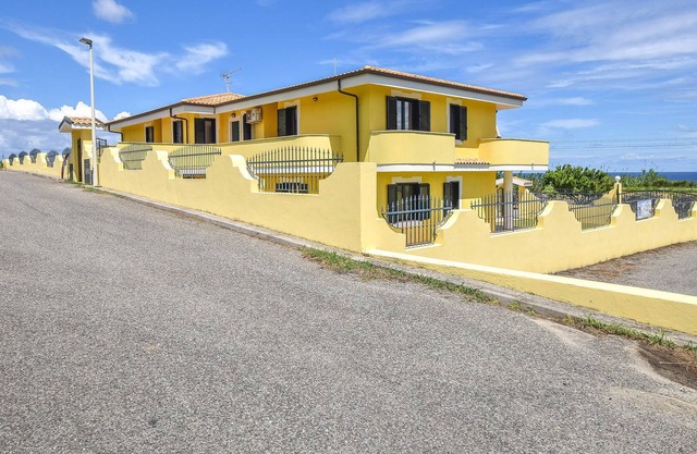 2 bedroom accommodation in BRIATICO