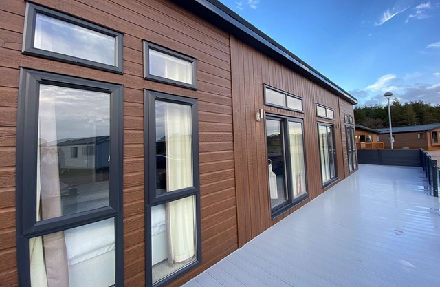 2 bedroom accommodation in Annan