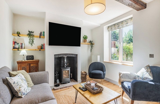 2 bedroom accommodation in East Runton, near Cromer