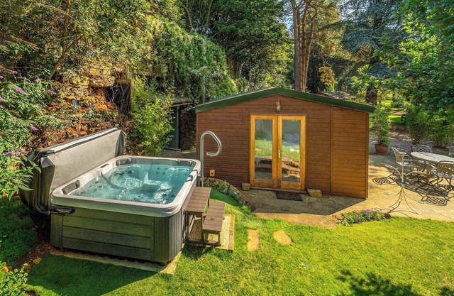 2 bedroom accommodation in Ratley