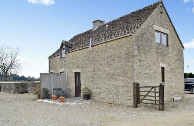 2 bedroom accommodation in Westonbirt, near Tetbury