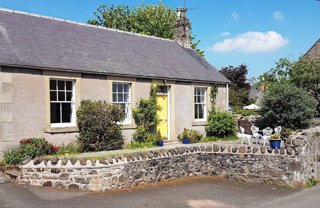 2 bedroom accommodation in Duns