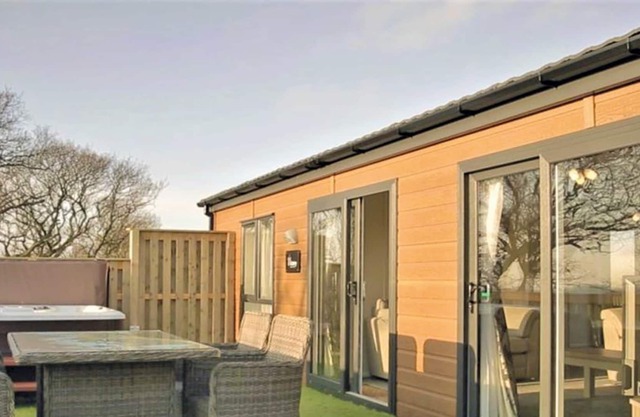 2 bedroom accommodation in Ayr, Ayrshire