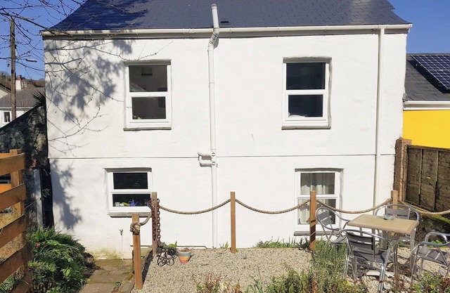 2 bedroom accommodation in PAR