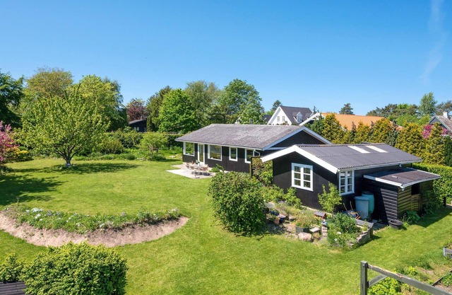 2 bedroom amazing home in Tisvildeleje