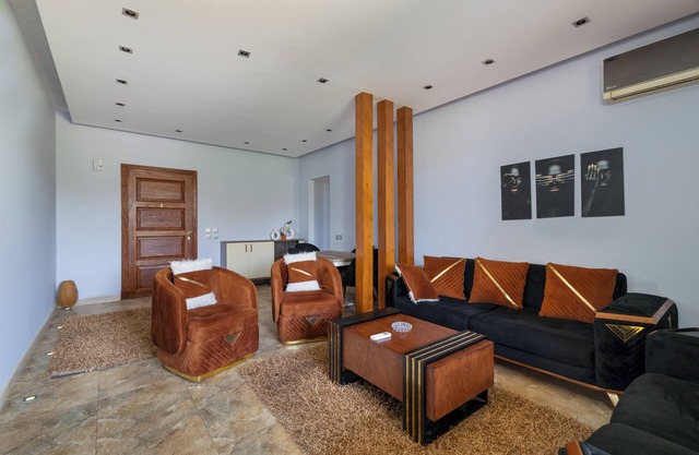 2-bedroom apartment with AC, WiFi in casa compound-sheikh zayed