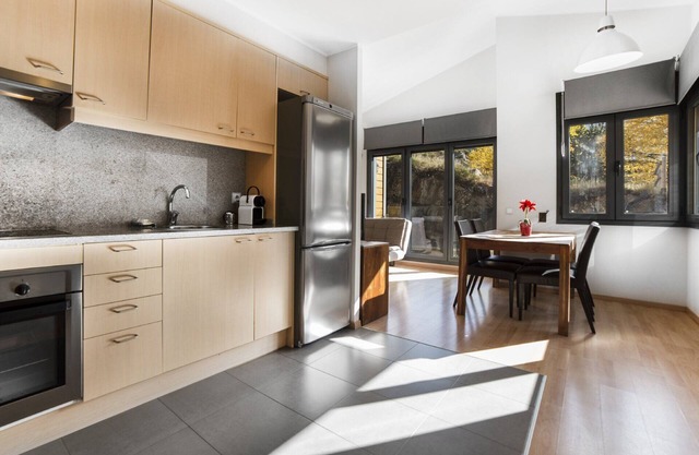 2 Bedroom Apartment with views. 4 pax. El Tarter. FLOC 44