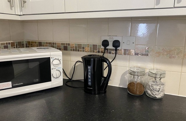 2 bedroom Apartment close to Gatwick Airport