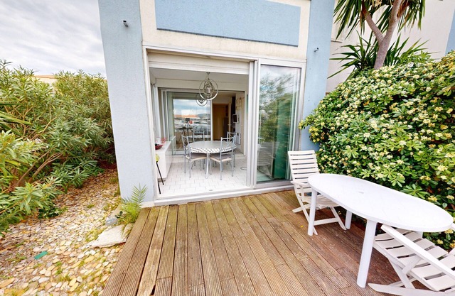 2-bedroom apartment with terrace and parking in Frontignan Beach
