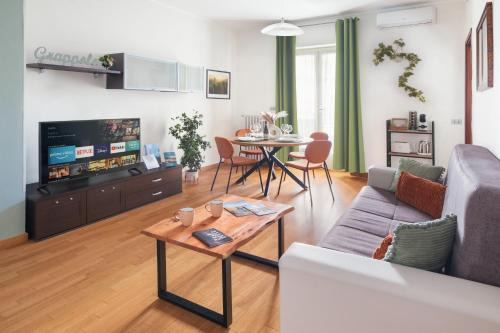 2-Bedroom Apartment in Alba with Free Parking and Air Conditioning