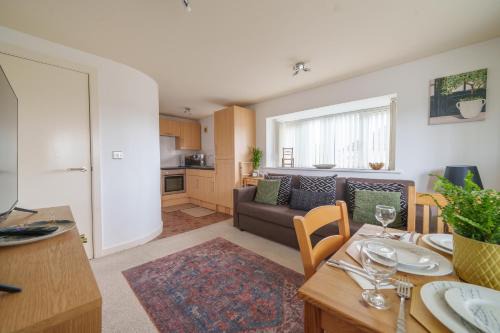2-bedroom apartment in Headington with free parking, walking distance to Oxford Hospitals & Brookes Uni