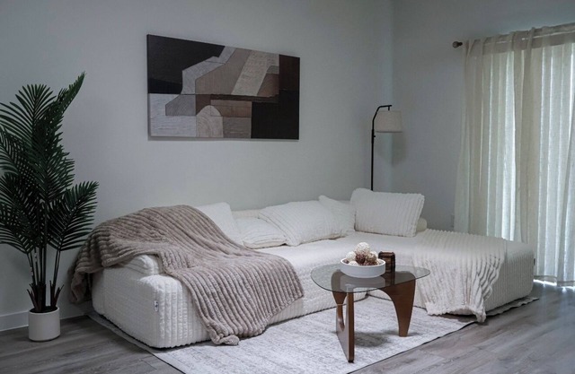2-bedroom apartment just 15 minutes from Downtown Austin.