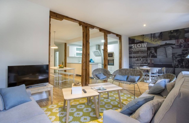 2 Bedroom Apartment - Malasaña